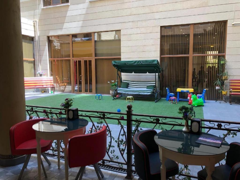 California Boutique Hotel Erivan Exterior foto